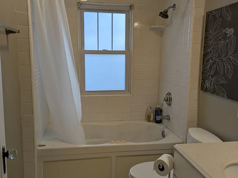 1206 E Wylie St — Photo 13