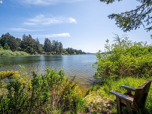 5th image of 83615 Clear Lake Rd #4