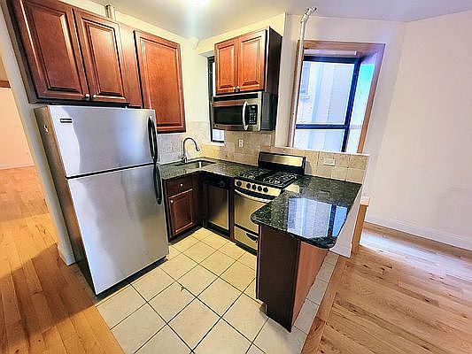 2nd image of 111 E 7th St #4FE