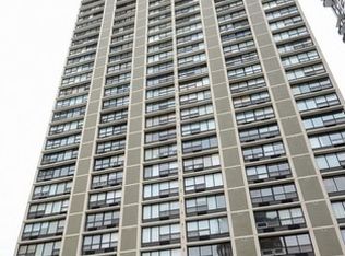 5733 N Sheridan Rd APT 3D, Chicago, IL 60660
