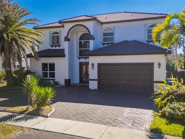 8034 NW 163rd Ter, Miami Lakes, FL 33016
