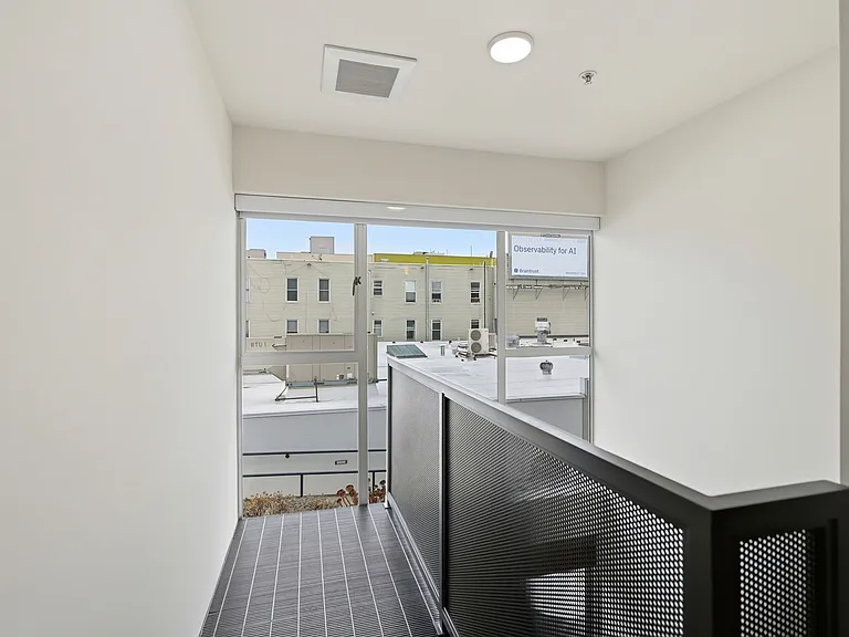 300 Linden St #3 — Photo 16