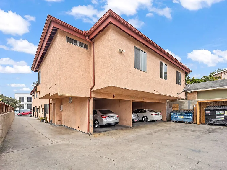 1620 Bridge St — Photo 14