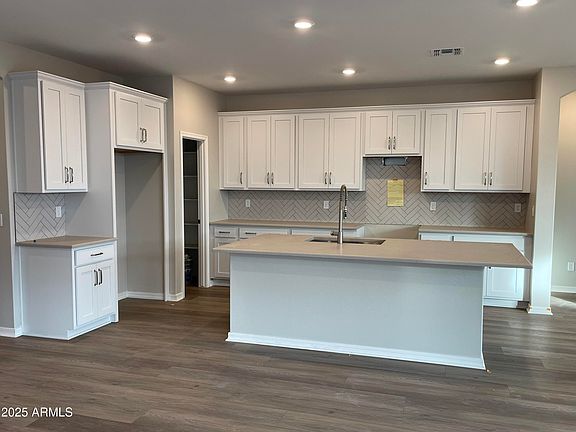 3rd image of 9987 W VERDE Lane