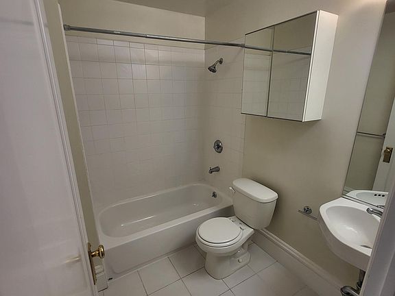 5th image of 1111 Pine St APT 208