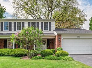 527 Carriage Hill Rd, Naperville, IL 60565