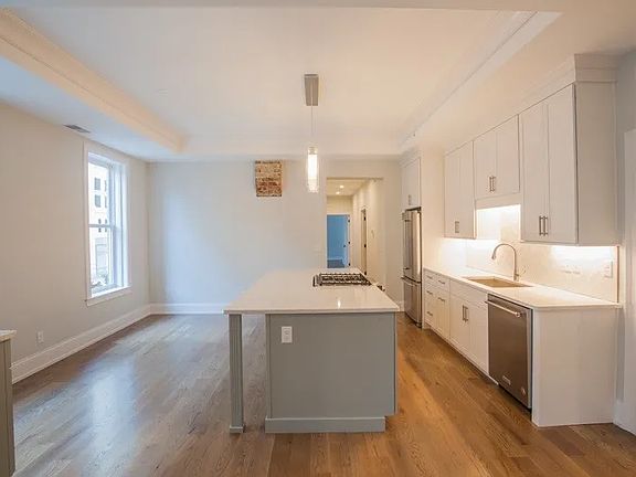 5th image of 334 Scott St #2B