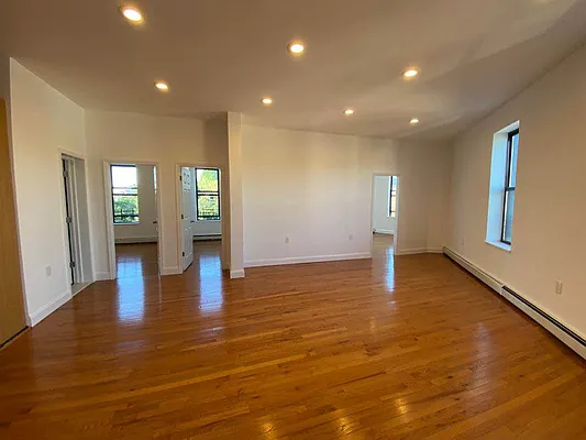 Rented by Voro, LLC | media 33