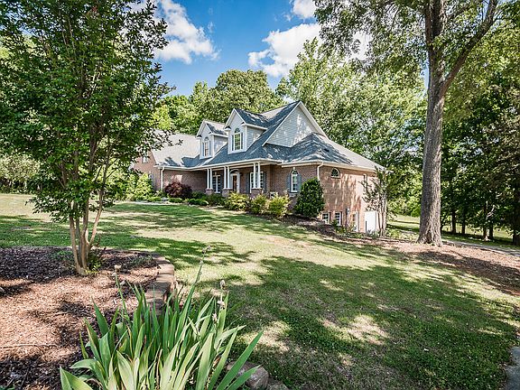 3rd image of 1411 Greystone Dr