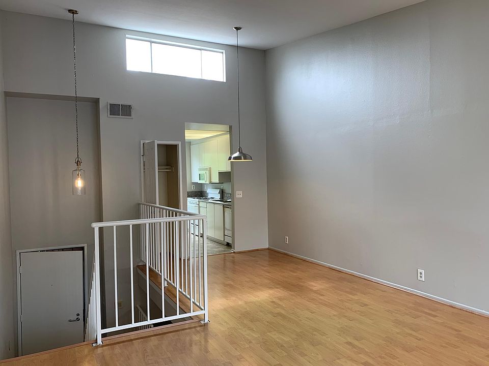 1st image of 450 N Van Ness Ave