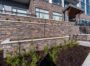 951 Charland Ave #108, Coquitlam, BC V3K3K7