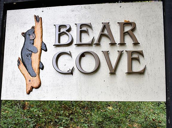 4th image of Bear Cove Cir