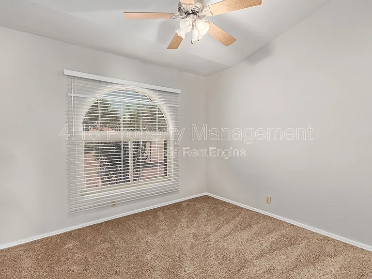 2381 W Redwood Dr — Photo 23