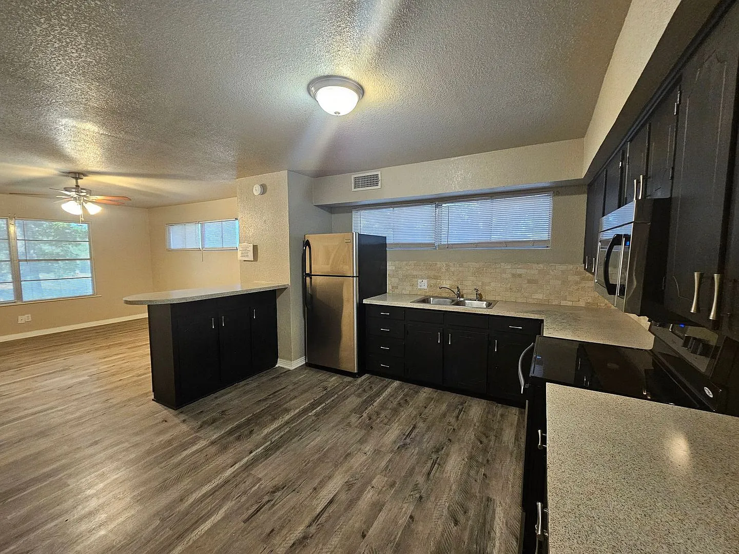 1801 S 41st Street — Photo 3