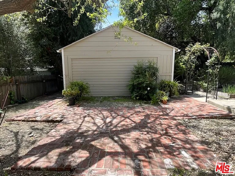 3708 Altura Ave — Photo 3