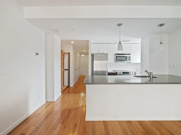 189 Avenue C 6A image 2 of 8