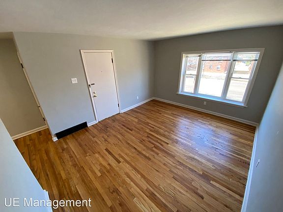 3rd image of 3958 Jamieson Ave #10871922