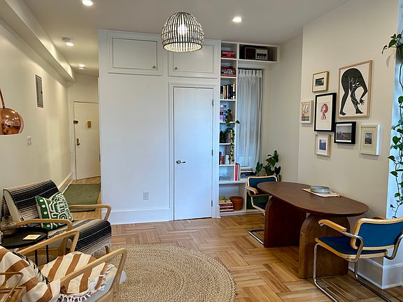 4th image of 501 12th St APT 3L
