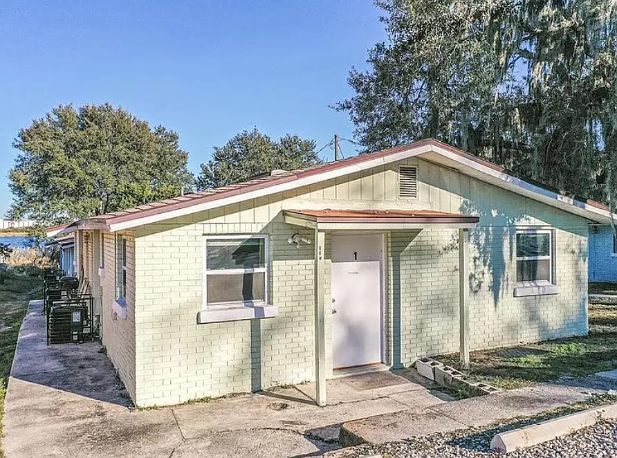 2 bed, 900 sqft, $1,200 — Photo 1