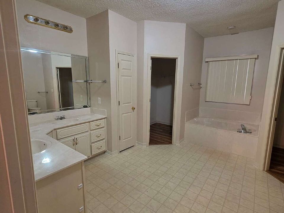 1st image of 4608 Scarlet Dr E
