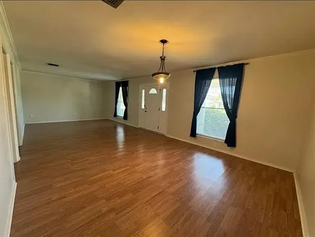 3 bed, 2.0 bath, 1810 sqft, $2,800 — Photo 4