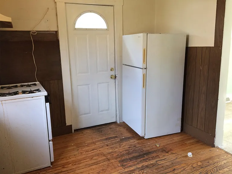 409 Norwood Ave — Photo 3