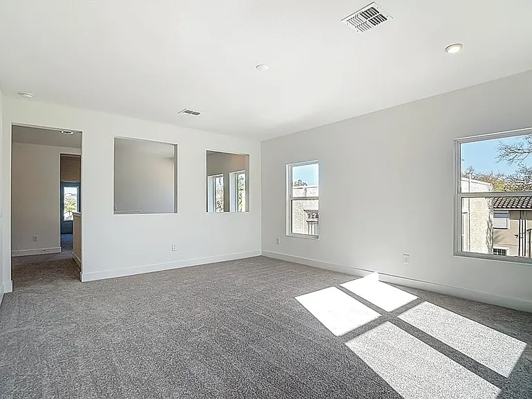 410 S West Shore Blvd — Photo 47