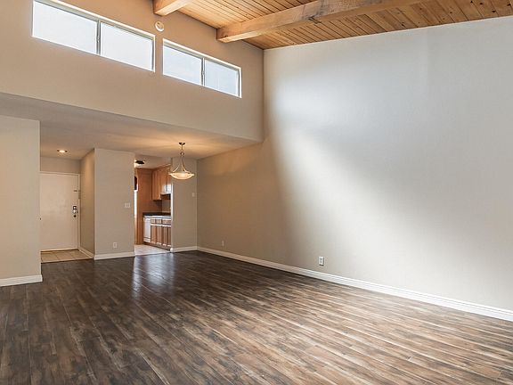 3rd image of 20134 Leadwell St Unit 373
