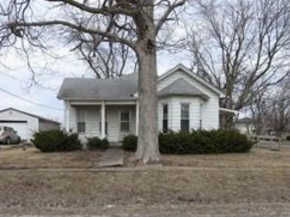 200 N Illinois St, Camp Point, IL 62320