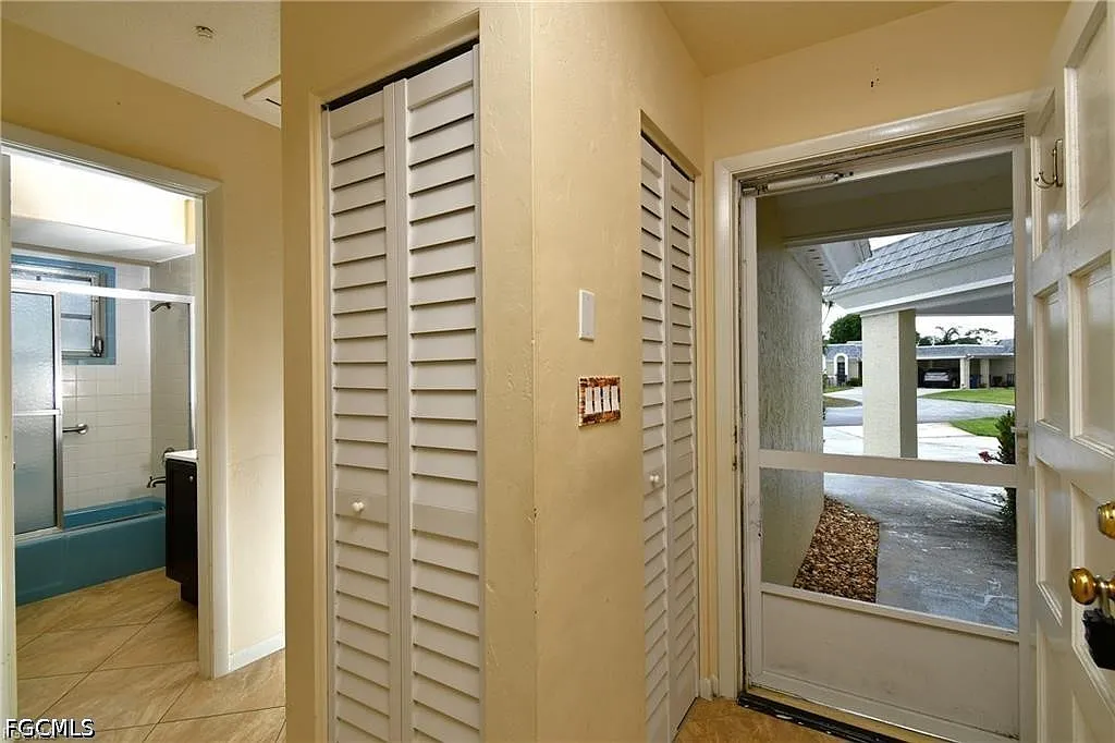 2 bed, 2.0 bath, 1208 sqft, $1,200 — Photo 3
