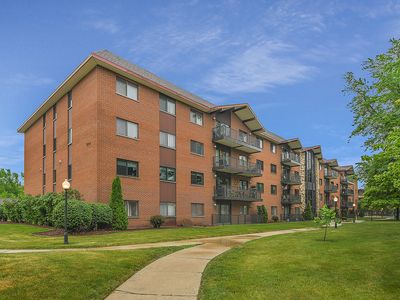 2301 183rd St APT 401, Homewood, IL, 60430