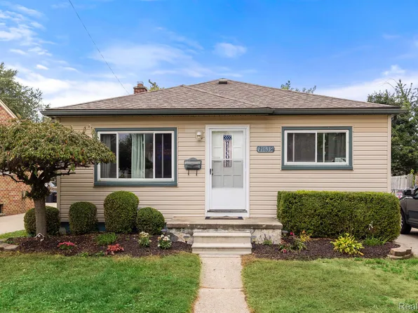 21639 Lange St, Saint Clair Shores, MI 48080