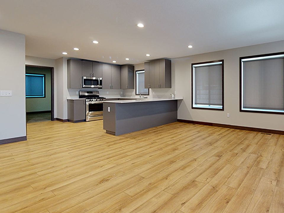 1st image of 609 12th Ave SE Unit 2