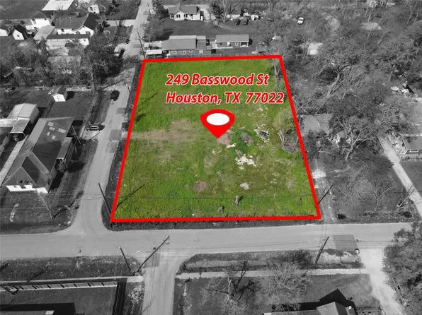 249 Basswood St, Houston, TX 77022