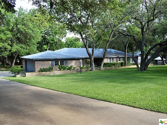 3rd image of 621 De Grummond Way