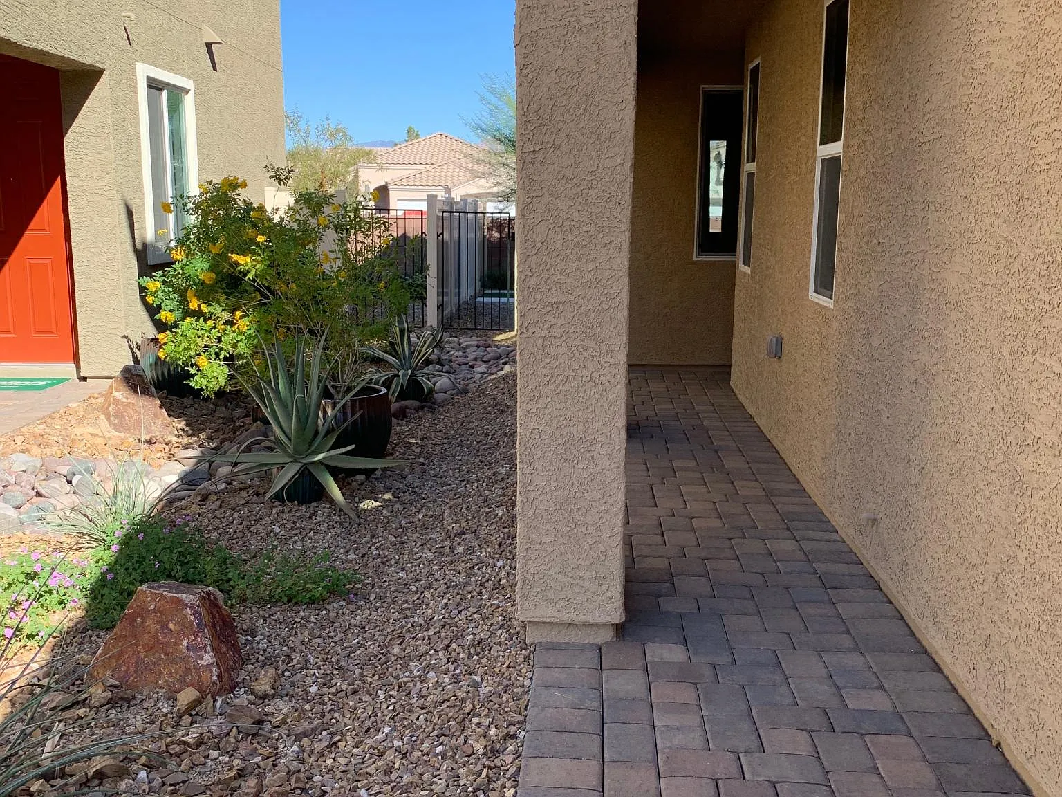 4 bed, 2180 sqft, $2,500 — Photo 2