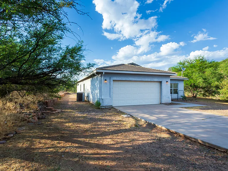 392 Falcon Ct — Photo 49