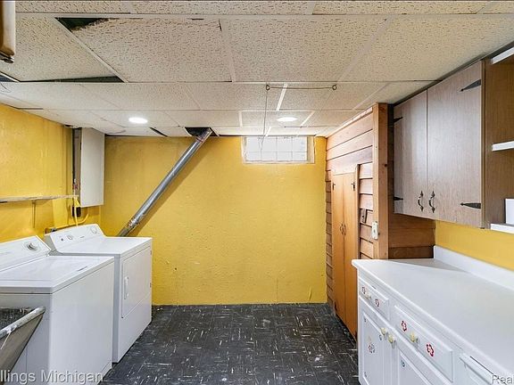 5th image of 24624 Notre Dame St