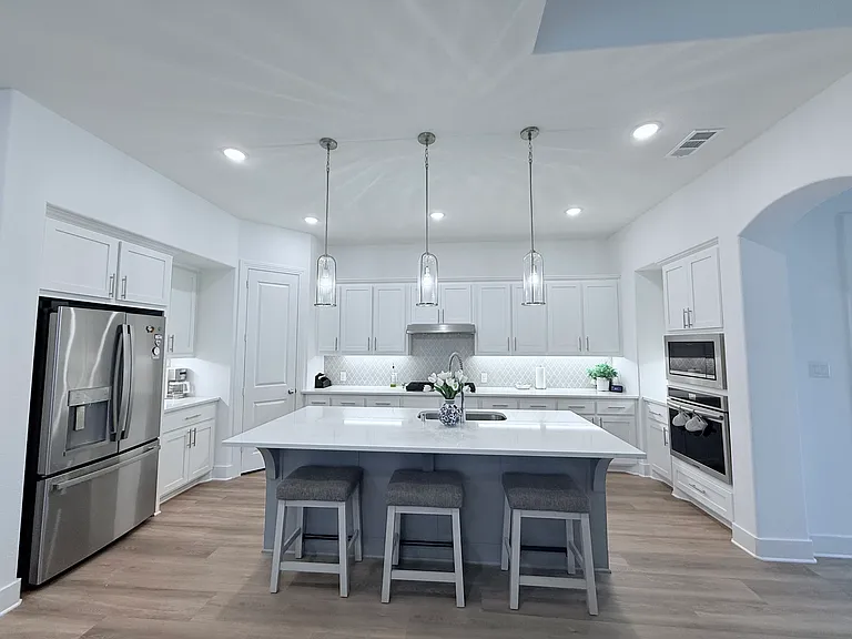 1712 Homestead Way — Photo 3