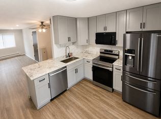 200 S Waters Edge Dr APT 102, Glendale Heights, IL 60139