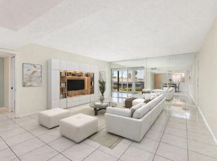 9220 SW 14th St #328, Boca Raton, FL 33428