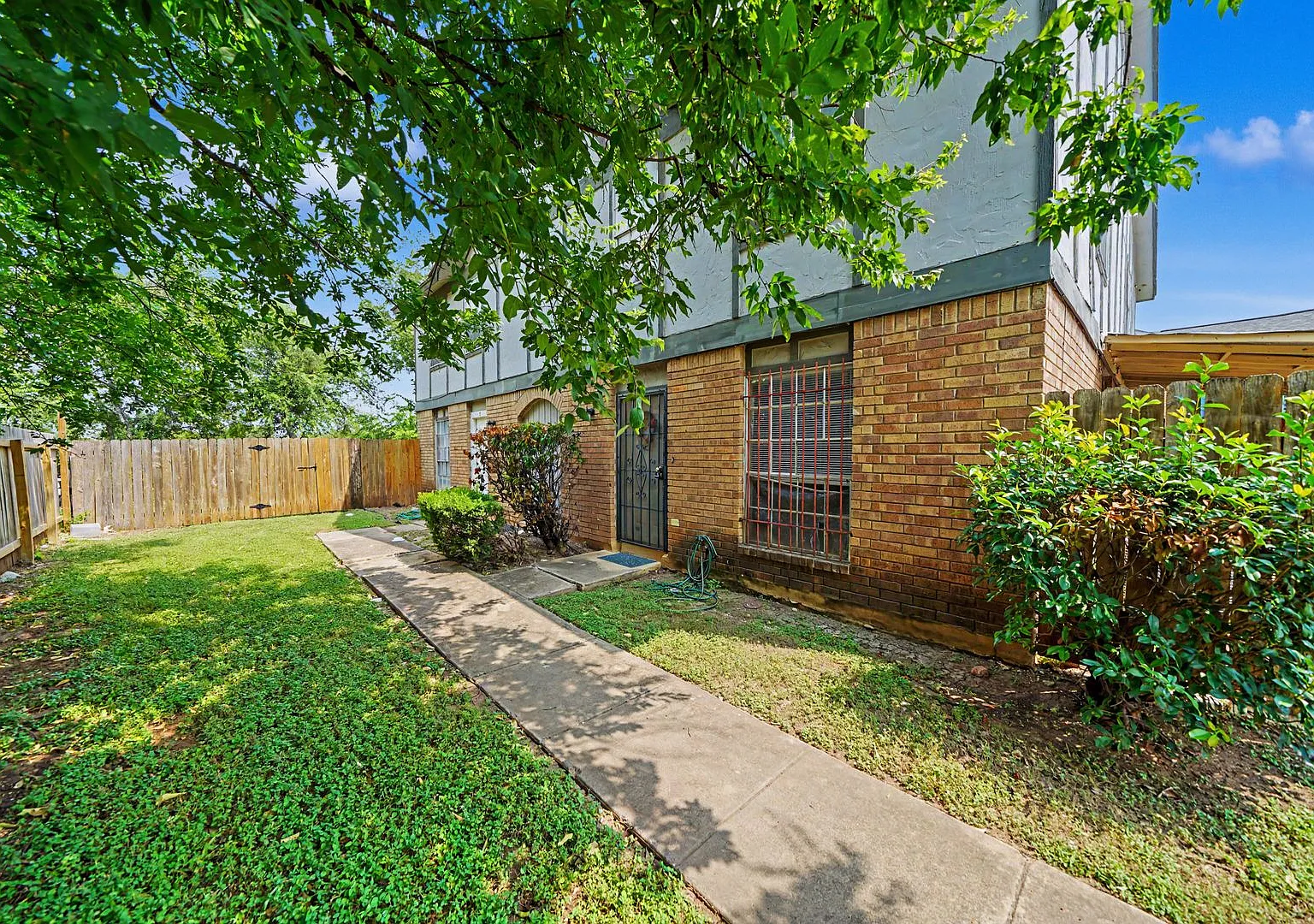 Meadow Field Ave. 5216 — Photo 3