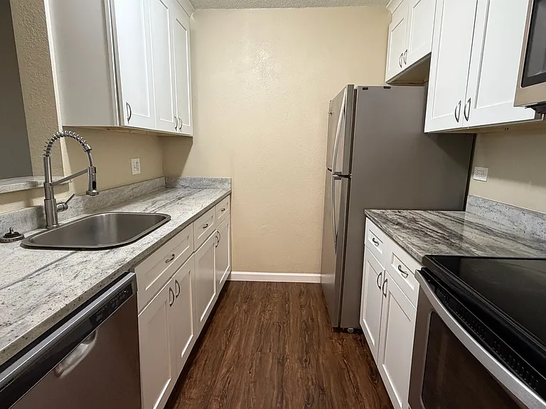 2281 S Vaughn Way #204A — Photo 25