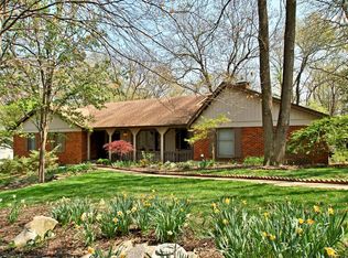 938 Chapel Oaks Rd, Saint Louis, MO 63131