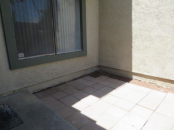 3rd image of 1503 Camelot Dr