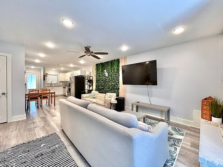 909 Reinli St #141 — Photo 5