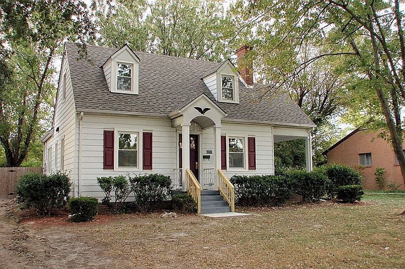 1st image of 2210 Farrand St