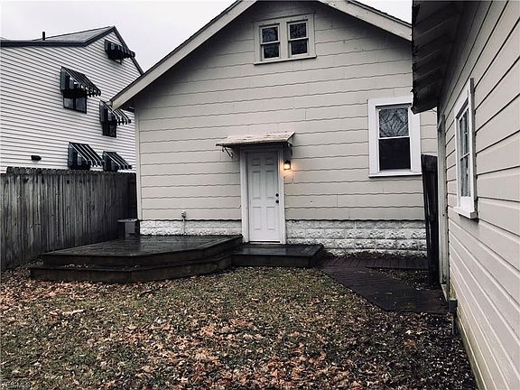 4th image of 630 Hallie Ave