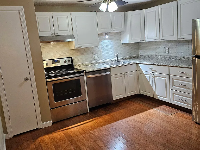 102 White Cedar Blvd #102 — Photo 3