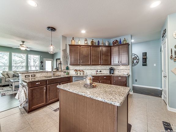 5th image of 249 Parkview Terrace